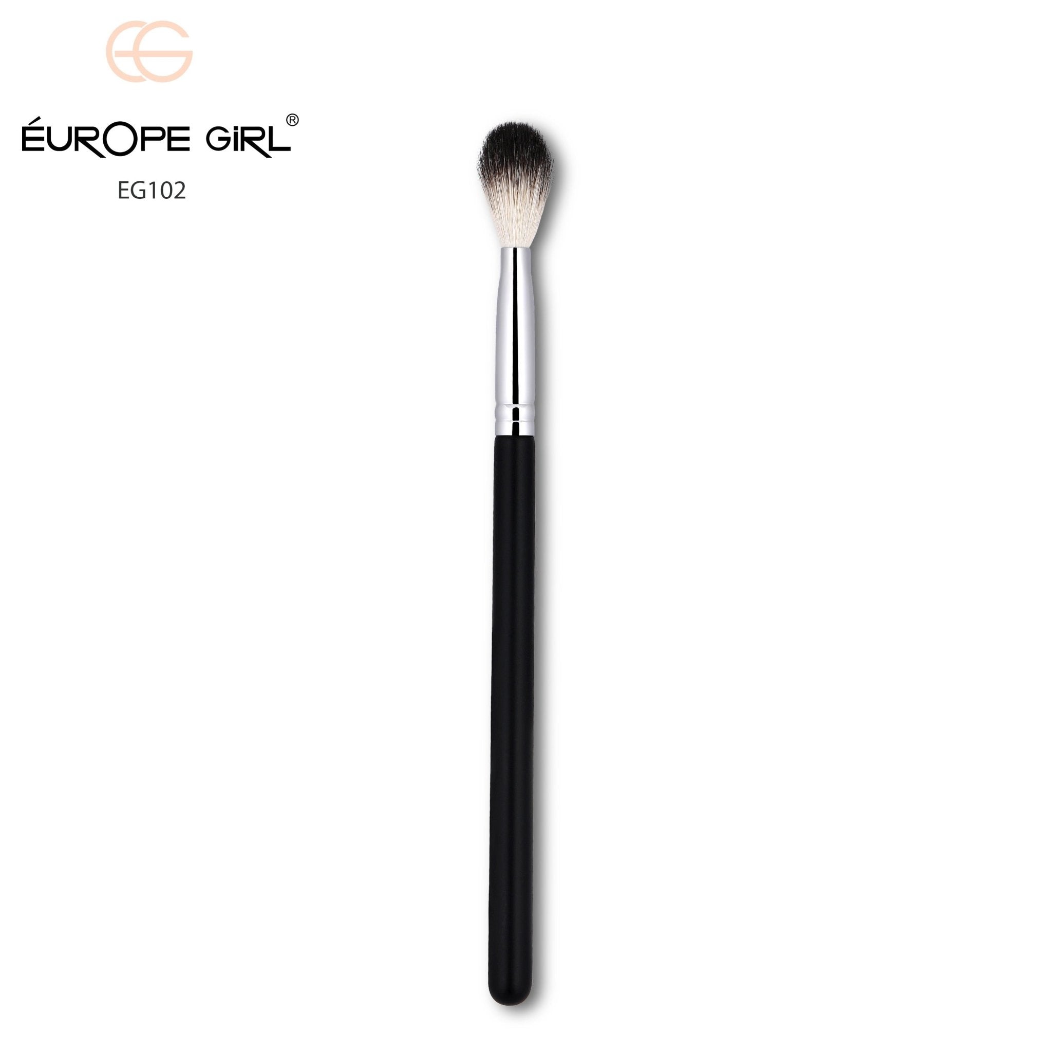 102 Highlight Brush/ Blush Brush