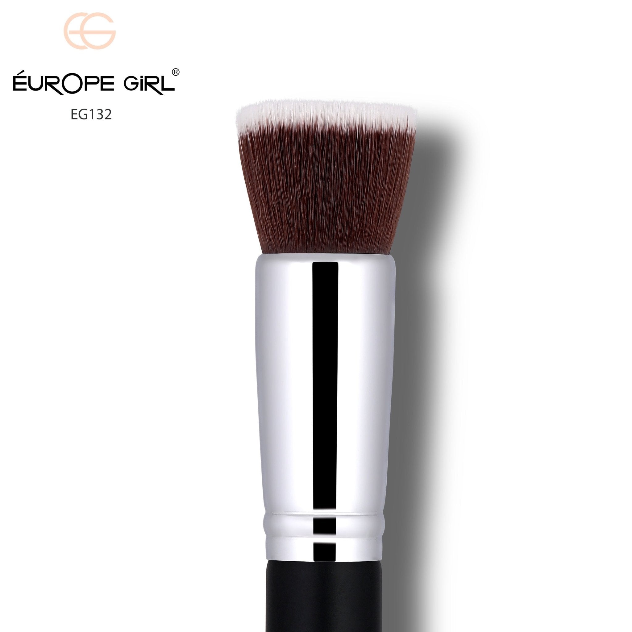 132 Foundation Brush/ Contour Brush