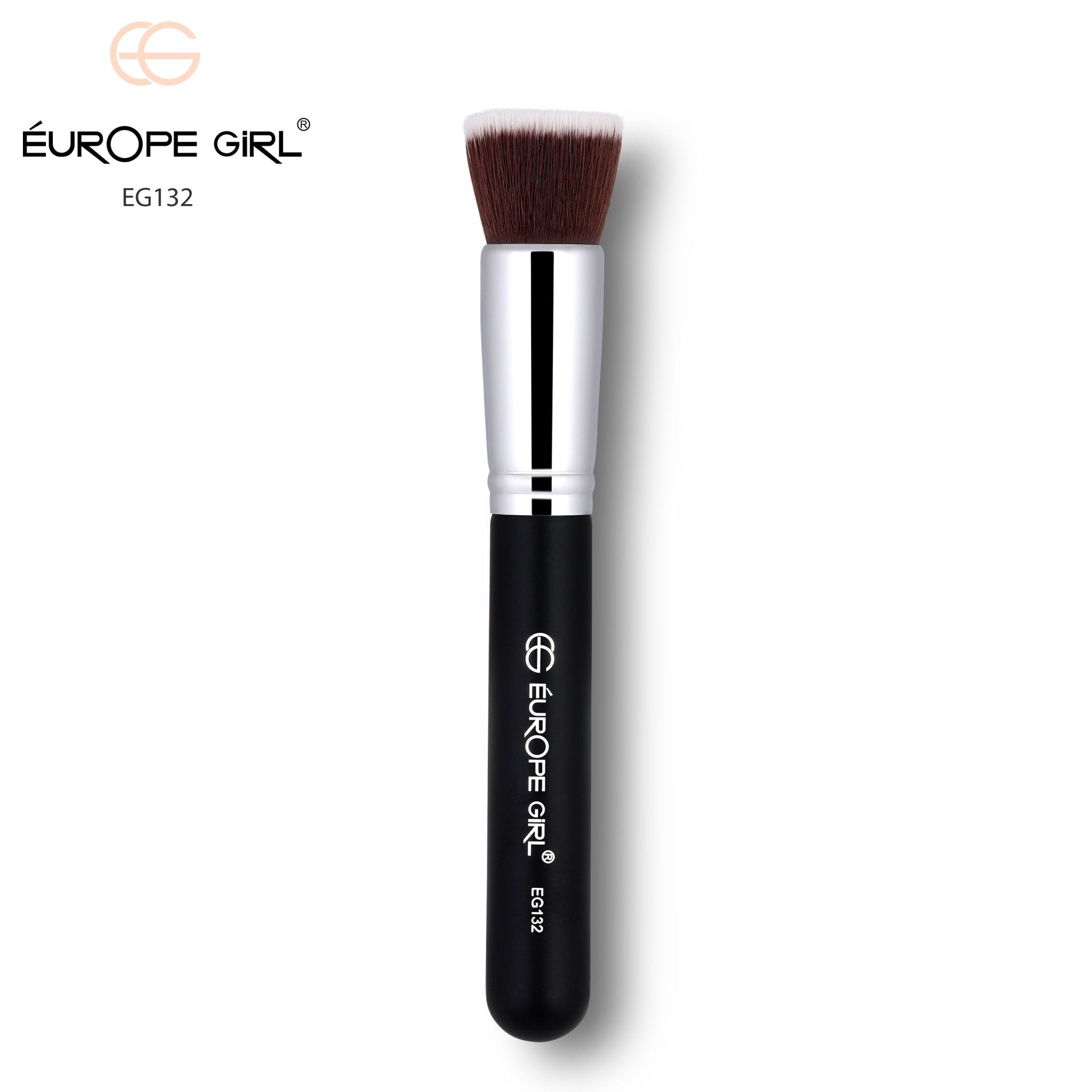 132 Foundation Brush/ Contour Brush