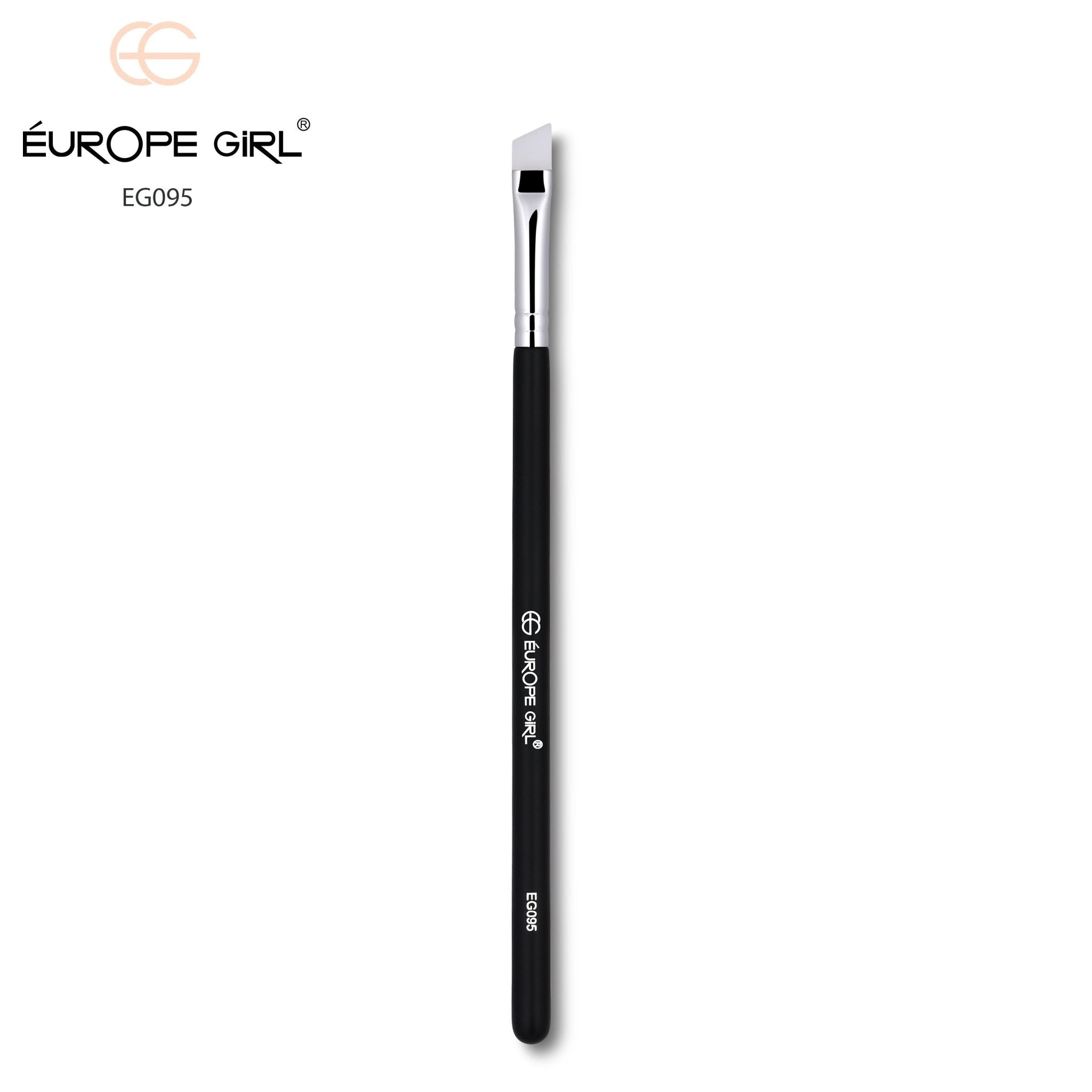 95 Angled Eyebrow Brush/ Eyeliner Brush