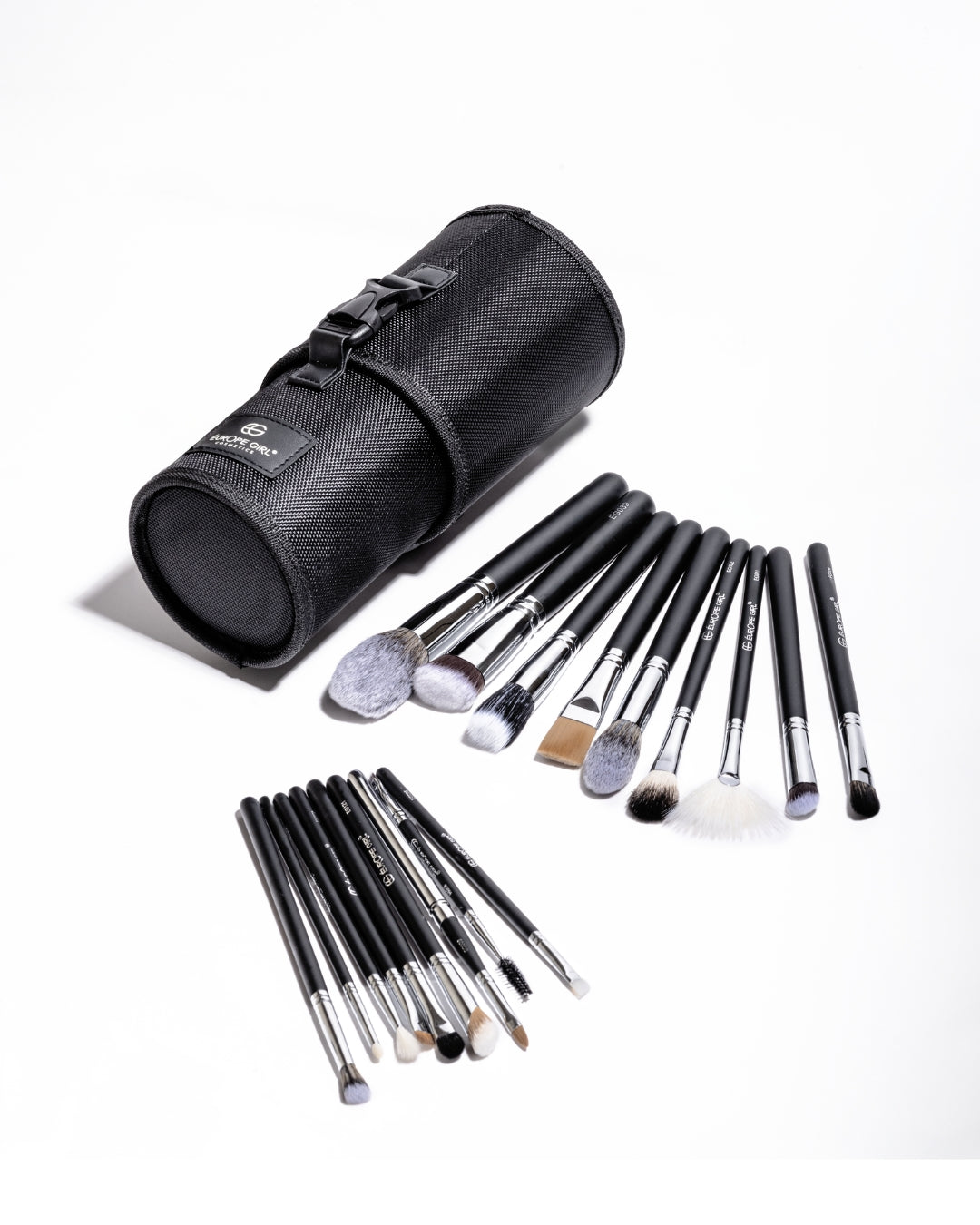 Brush holder with 18 pcs brushes + free brush cleanser